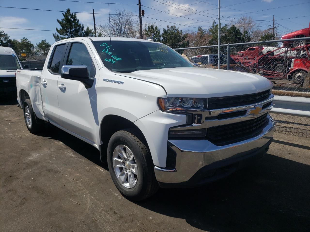 CHEVROLET SILVERADO 2020 with VIN 1GCRYDED3LZ252151 - Photo from auction