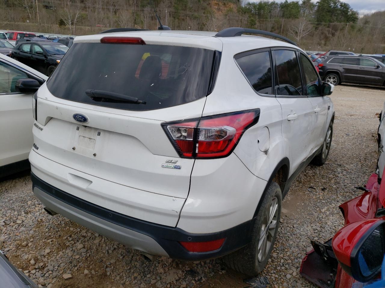 Photo 4 from auction – 2017 FORD ESCAPE SE with VIN 1FMCU9GD8HUC76103