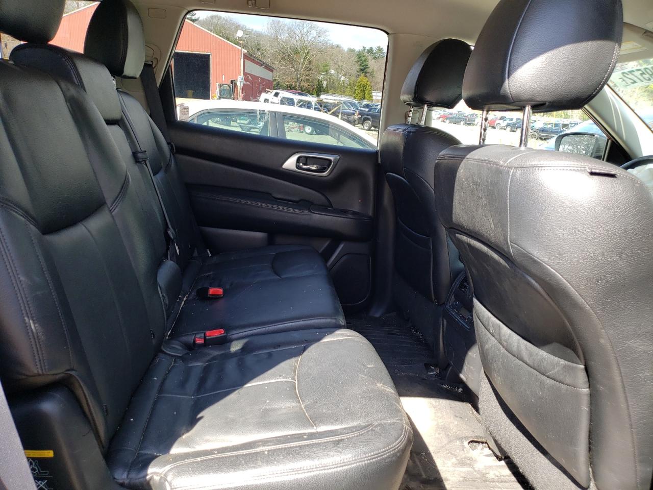 Photo 6 from auction – 2017 NISSAN PATHFINDER with VIN 5N1DR2MM8HC677397