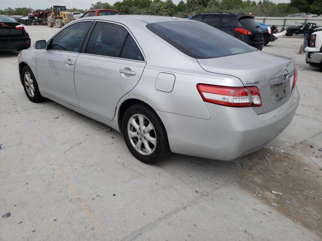 Foto 3 de la subasta – 2011 TOYOTA CAMRY BASE con VIN 4T1BF3EK2BU749943