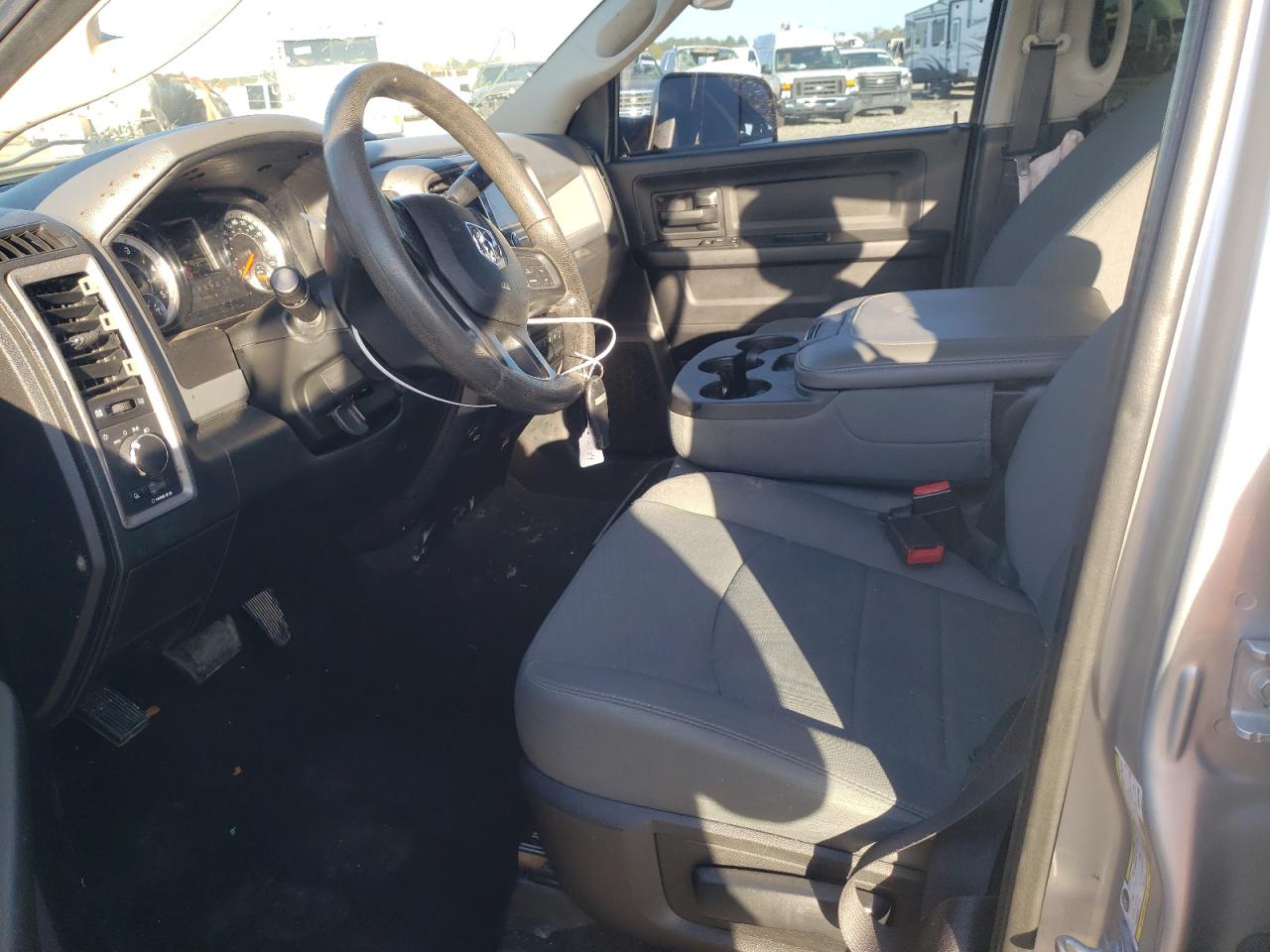 Photo 9 from auction – 2017 RAM 3500 ST with VIN 3C63RPGL3HG661242