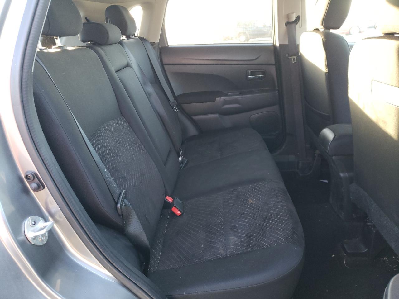 Photo 6 from auction – 2015 MITSUBISHI OUTLANDER with VIN 4A4AR4AU5FE007601