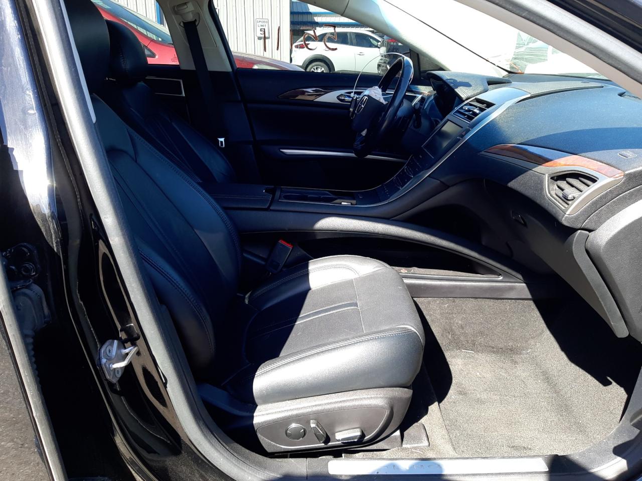 Photo 5 from auction – 2016 LINCOLN MKZ with VIN 3LN6L2G91GR612618