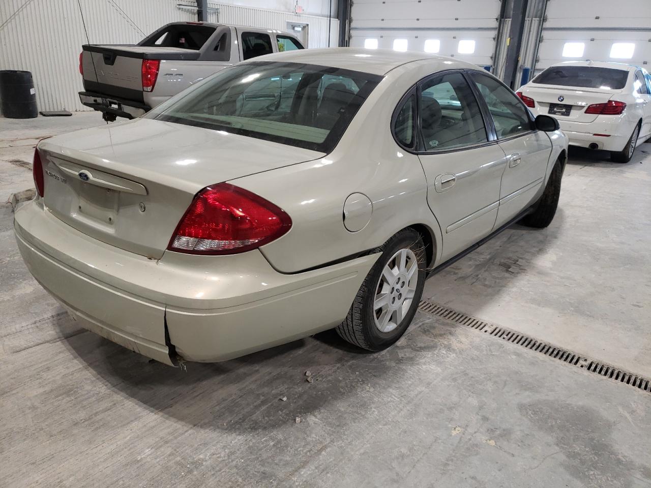 Photo 4 from auction – 2006 FORD TAURUS SE with VIN 1FAFP53236A245688
