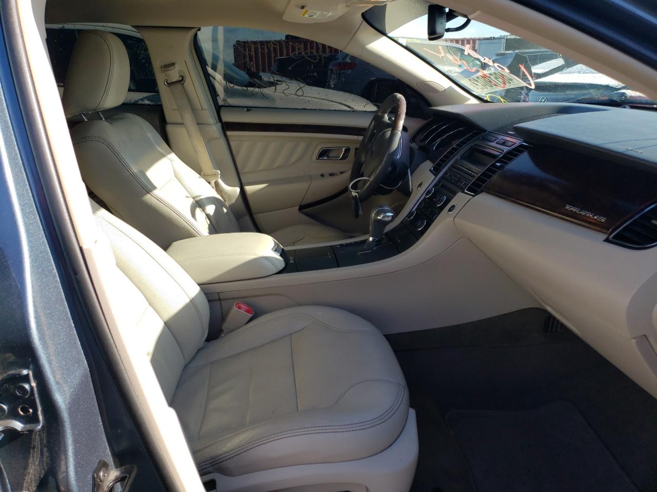 Photo 5 from auction – 2010 FORD TAURUS LIM with VIN 1FAHP2FW1AG115906