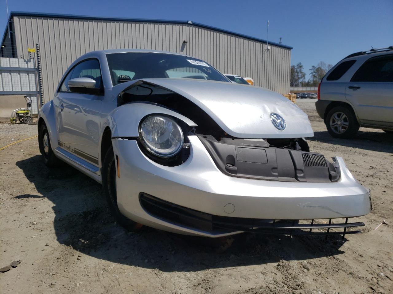 Photo 1 from auction – 2014 VOLKSWAGEN BEETLE with VIN 3VWJP7AT7EM614823