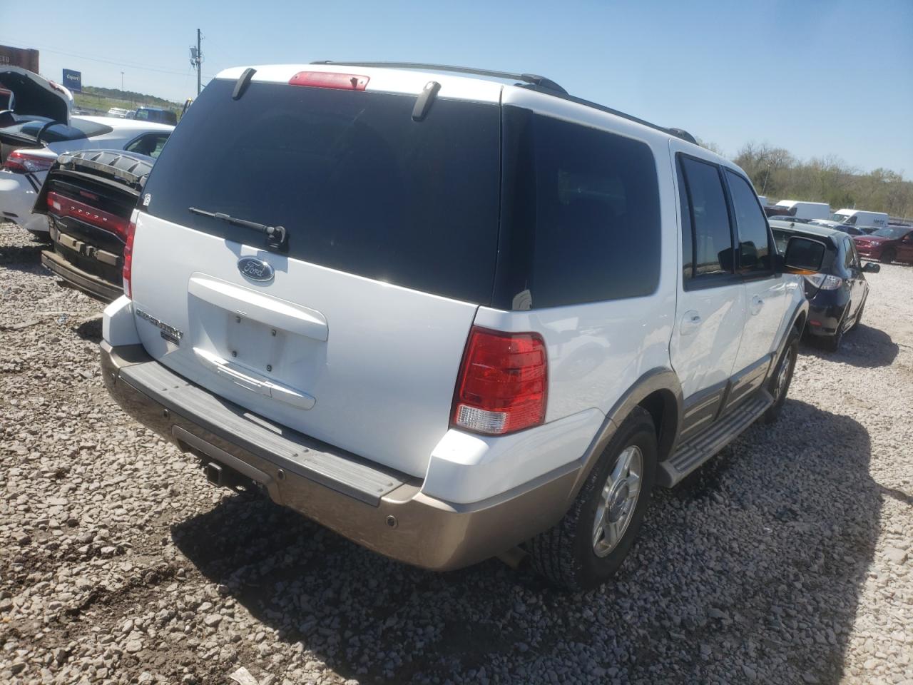Photo 4 from auction – 2004 FORD EXPEDITION with VIN 1FMFU17L04LB18456