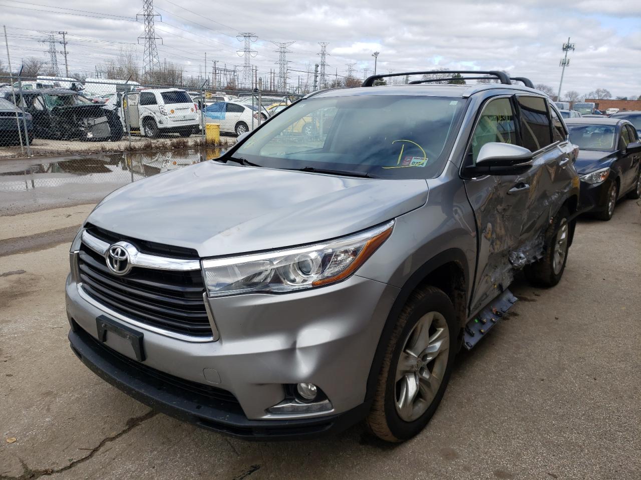 Photo 2 from auction – 2014 TOYOTA HIGHLANDER with VIN 5TDDKRFHXES025084
