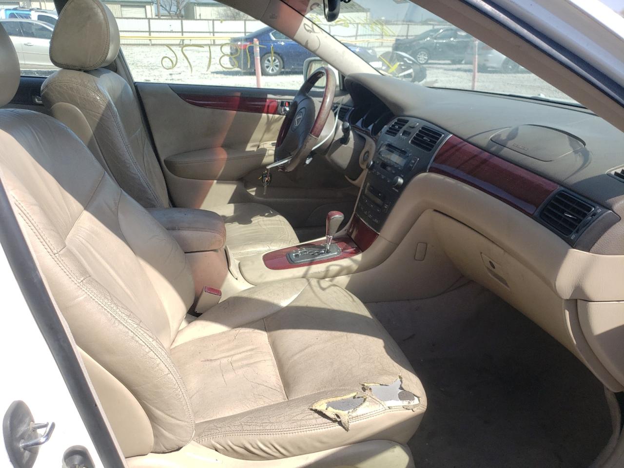 Photo 5 from auction – 2003 LEXUS ES 300 with VIN JTHBF30G930118640