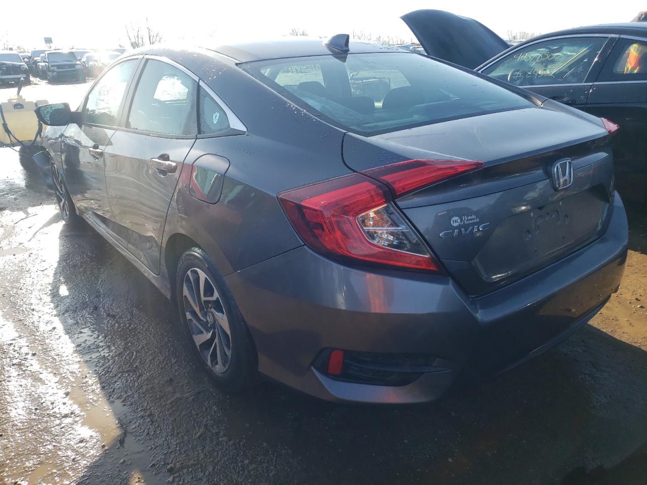 Фото 3 с аукциона – 2017 HONDA CIVIC EX с VIN 19XFC2F73HE023230