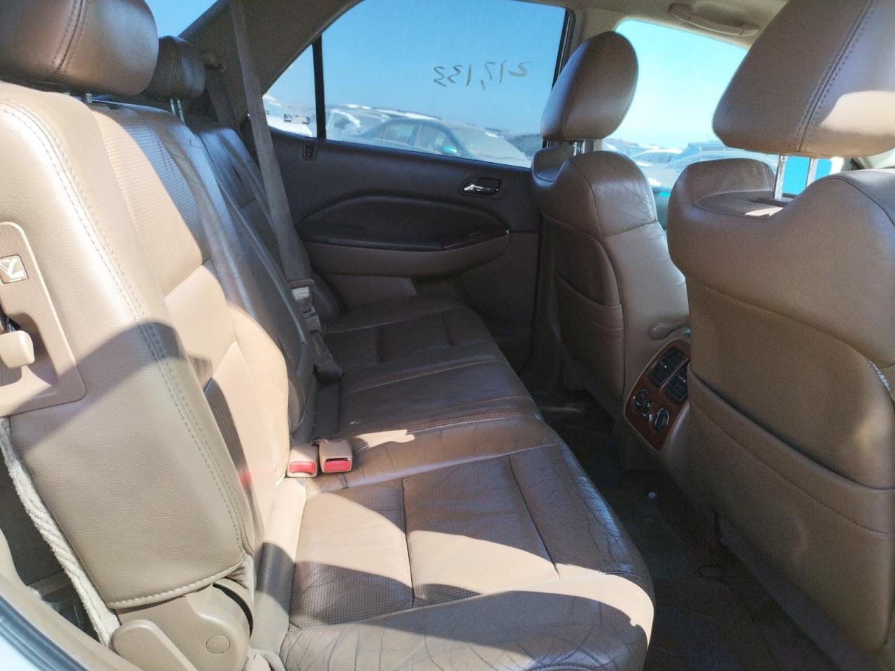 Photo 6 from auction – 2005 ACURA MDX with VIN 2HNYD18255H551637