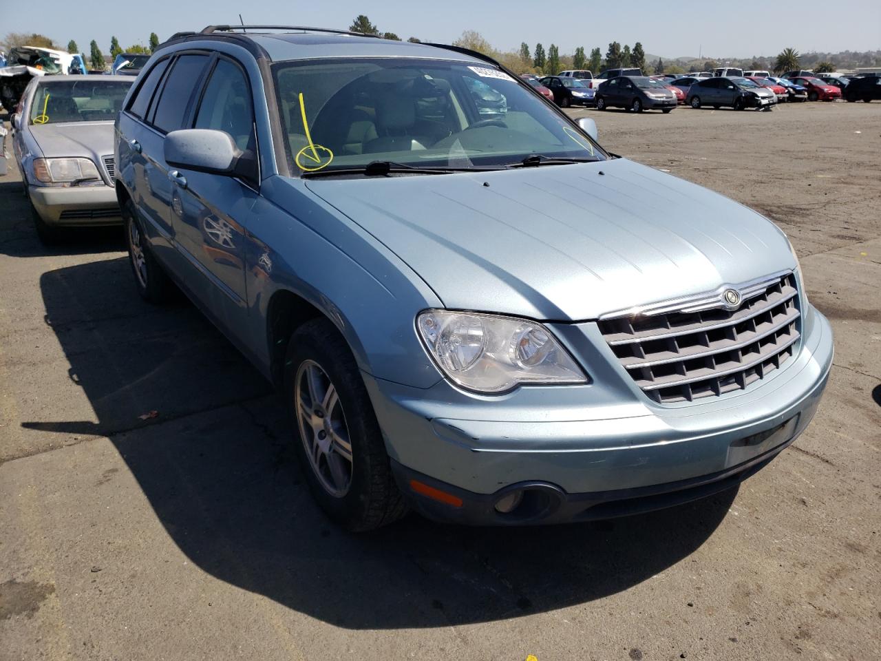 CHRYSLER PACIFICA T 2008 with VIN 2A8GF68X18R626944 - Photo from auction