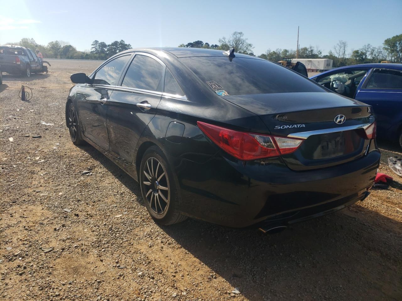 Photo 3 from auction – 2011 HYUNDAI SONATA SE with VIN 5NPEC4AB6BH302743