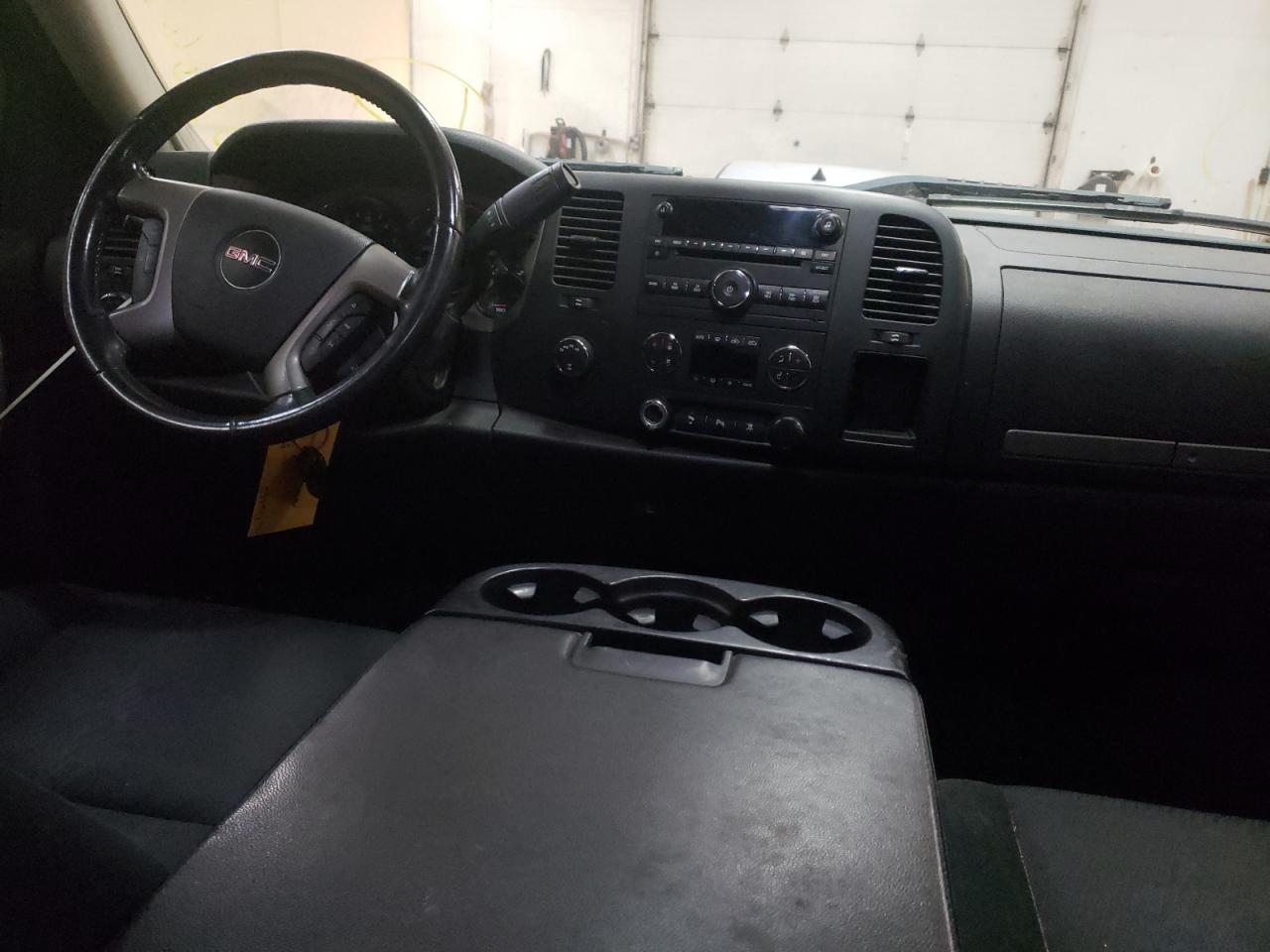 Photo 9 from auction – 2011 GMC SIERRA K15 with VIN 3GTP2VE32BG341536