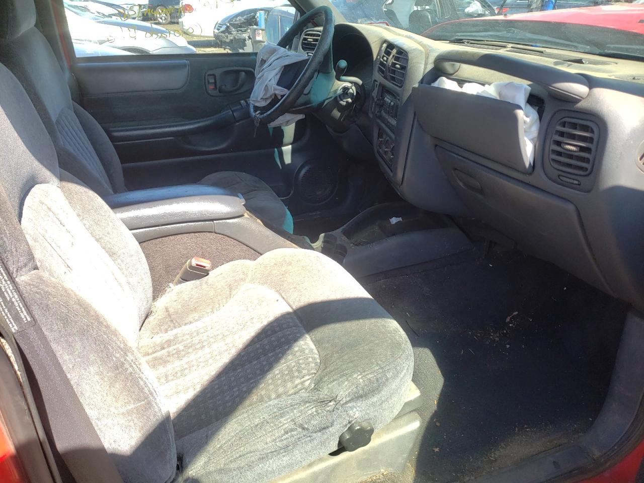 Photo 5 from auction – 2000 CHEVROLET BLAZER with VIN 1GNDT13W9Y2171884