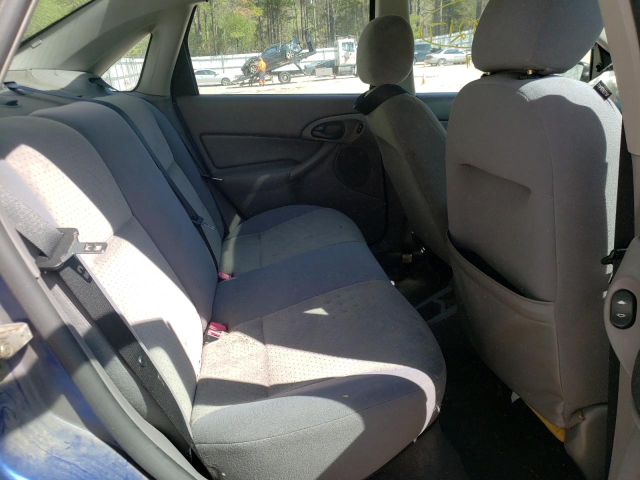 Photo 6 from auction – 2004 FORD FOCUS with VIN 1FAHP38Z54W143165