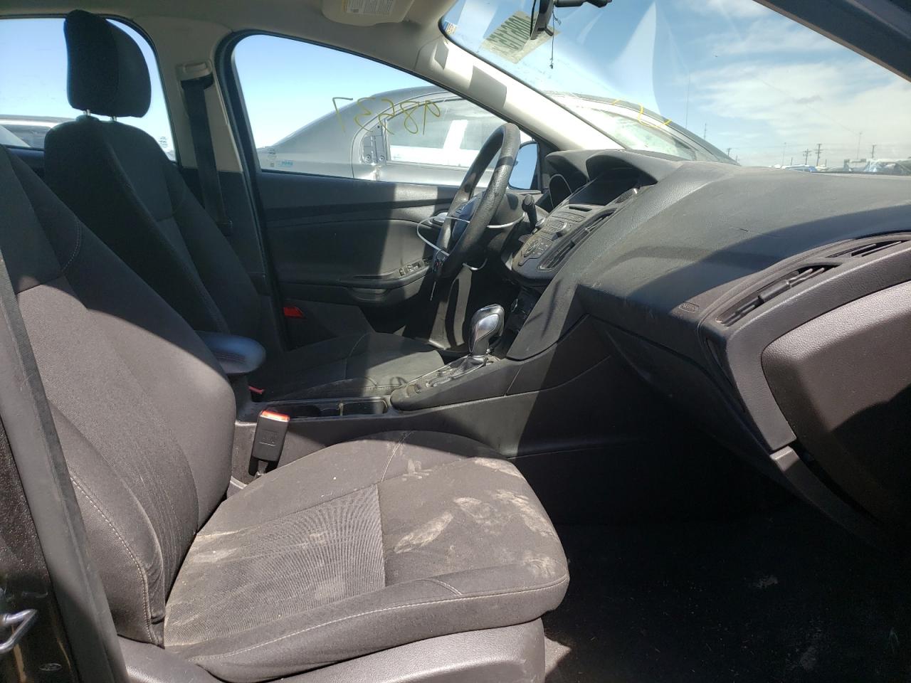 Photo 5 from auction – 2016 FORD FOCUS SE with VIN 1FADP3F24GL263761