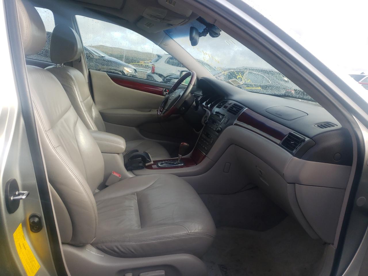 Photo 5 from auction – 2003 LEXUS ES 300 with VIN JTHBF30G230105227