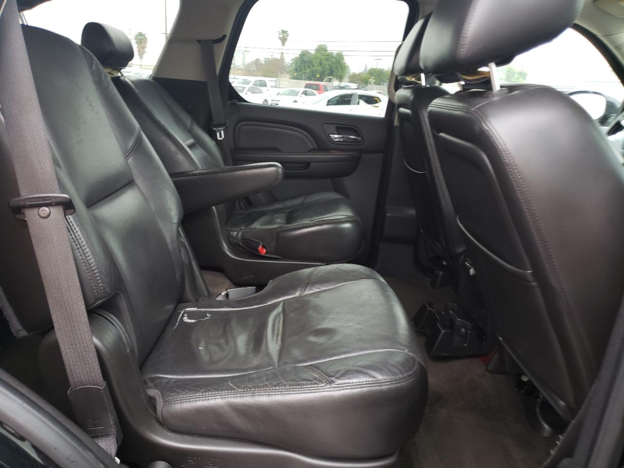Photo 6 from auction – 2010 CADILLAC ESCALADE P with VIN 1GYUKCEF2AR122375