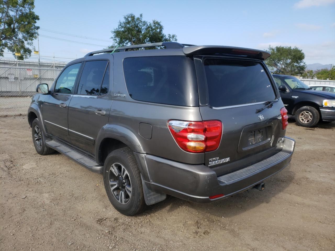 Photo 3 from auction – 2004 TOYOTA SEQUOIA LI with VIN 5TDZT38A94S212475