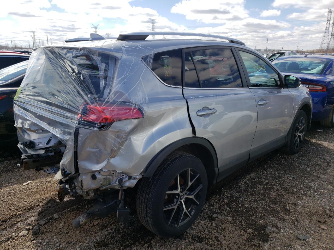 Photo 4 from auction – 2016 TOYOTA RAV4 SE with VIN 2T3JFREV6GW424171
