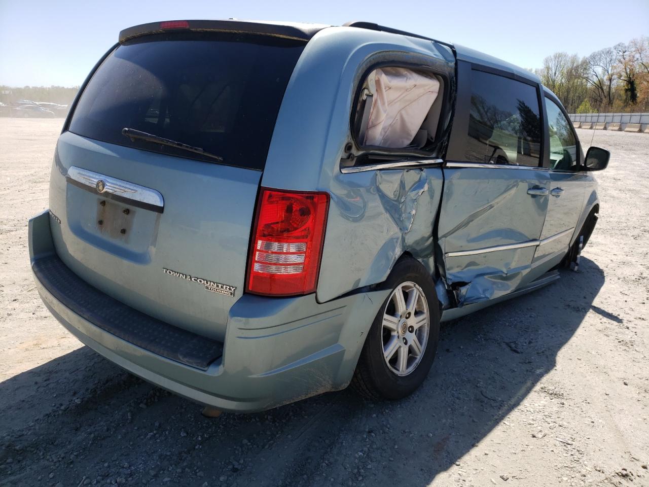 Photo 4 from auction – 2010 CHRYSLER TOWN & COU with VIN 2A4RR5D17AR337537