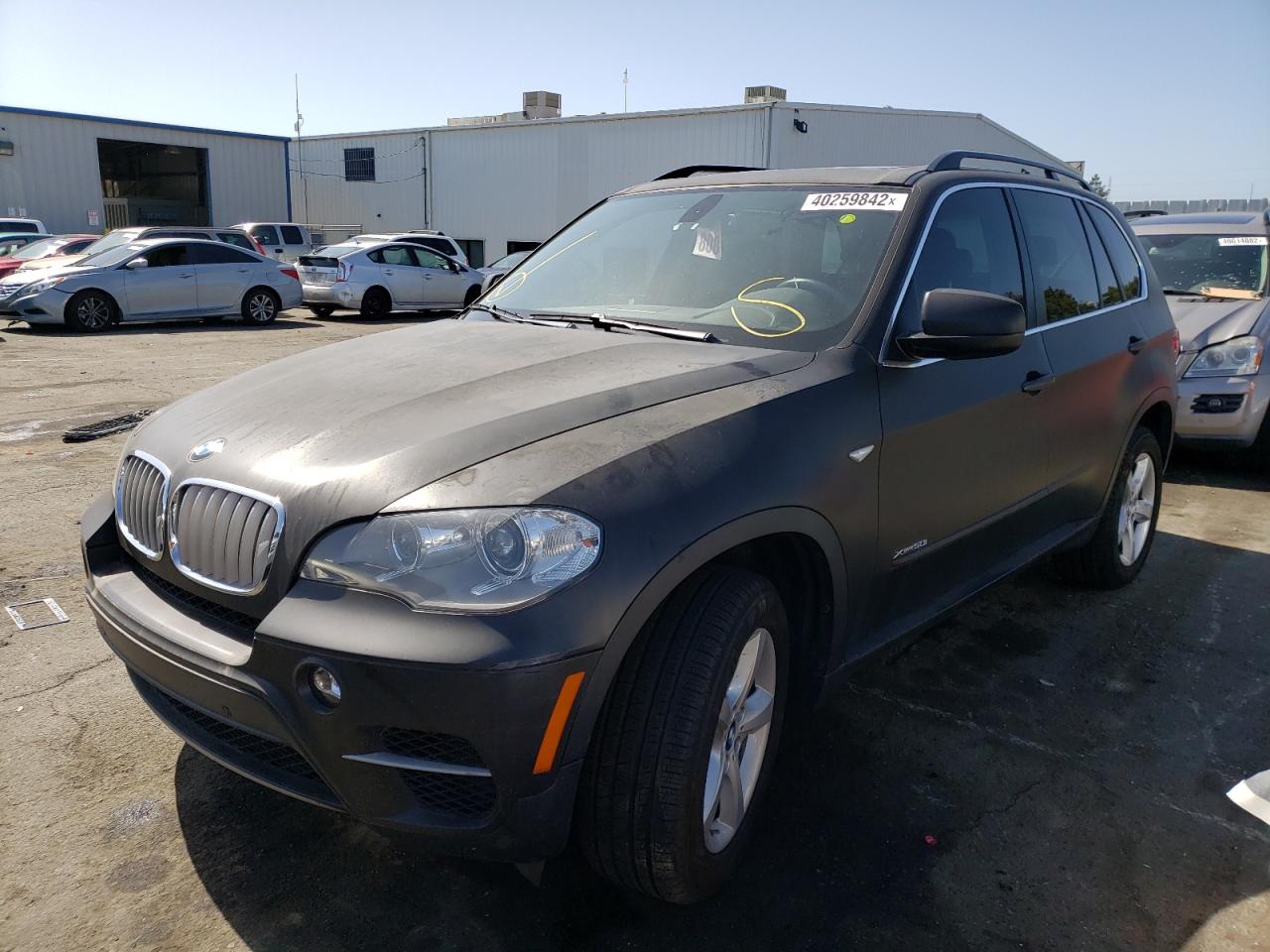 Photo 2 from auction – 2013 BMW X5 XDRIVE5 with VIN 5UXZV8C53D0C14812