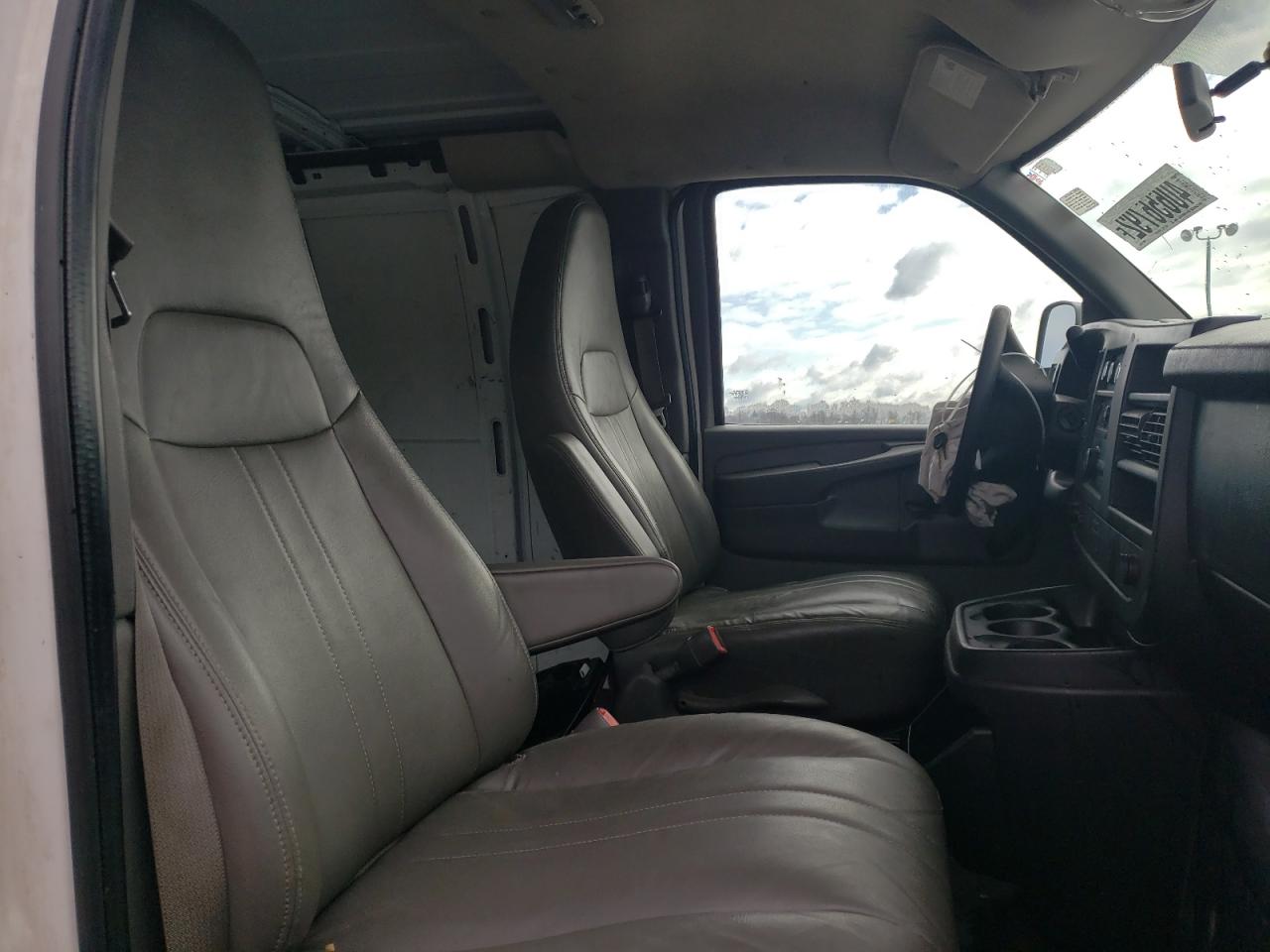 Photo 5 from auction – 2013 CHEVROLET EXPRESS G1 with VIN 1GCSGAFX8D1120742