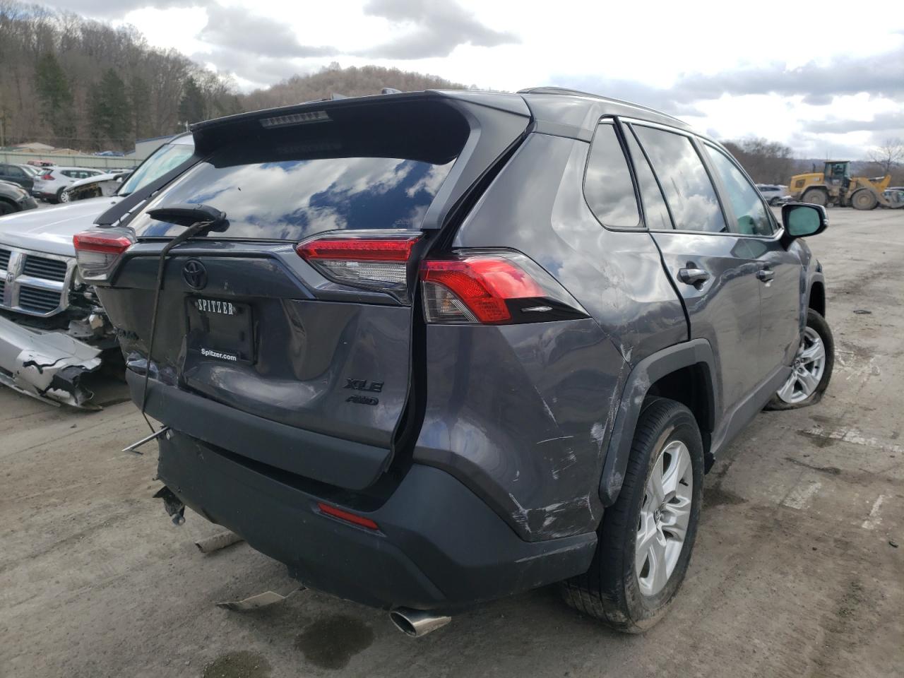 Photo 4 from auction – 2021 TOYOTA RAV4 XLE with VIN 2T3P1RFV7MC163203