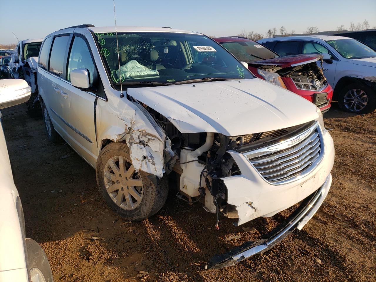 CHRYSLER TWN & CTRY 2014 with VIN 2C4RC1BG2ER123892 - Photo from auction