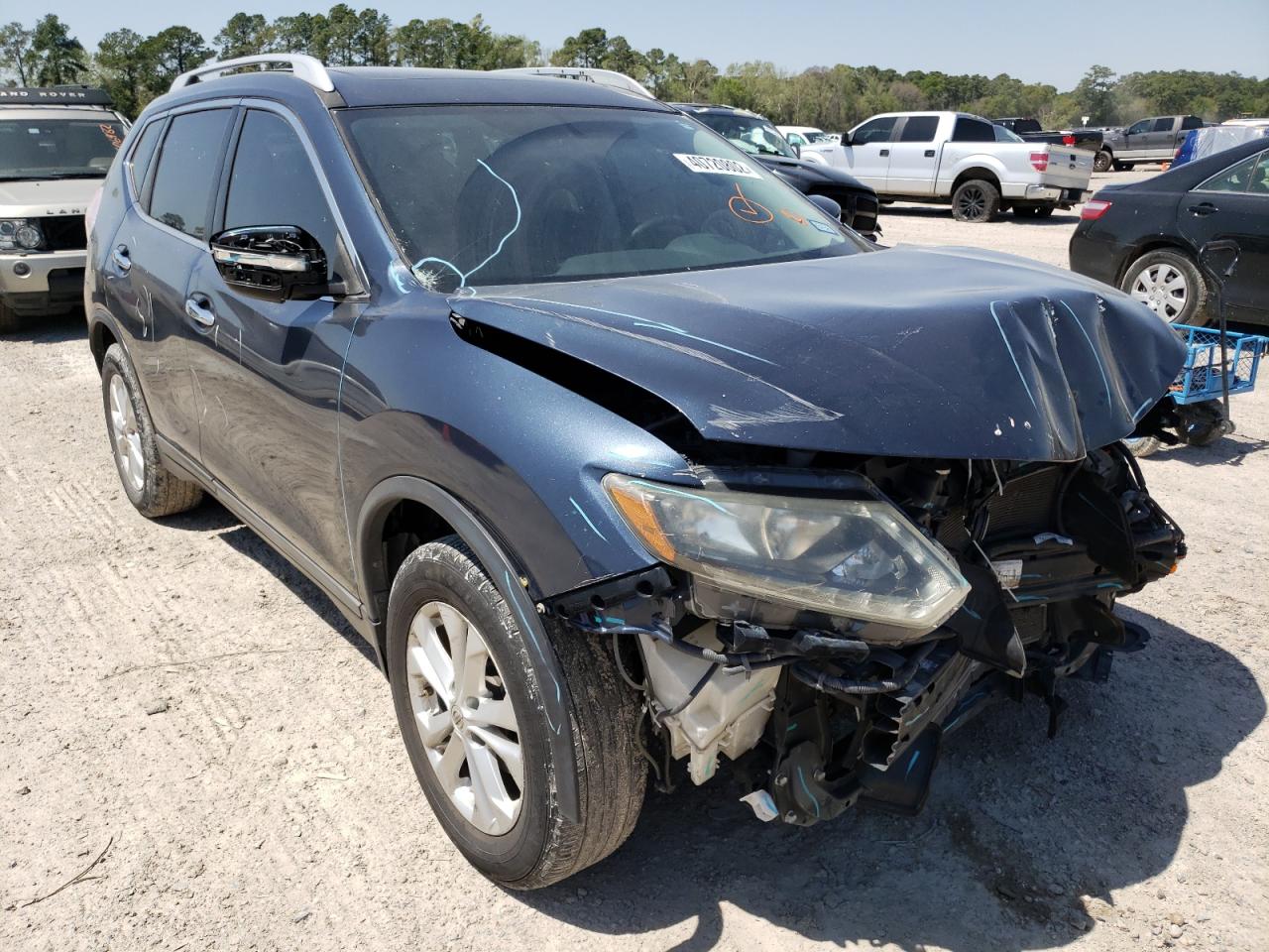 NISSAN ROGUE S 2015 with VIN 5N1AT2MT9FC785553 - Photo from auction