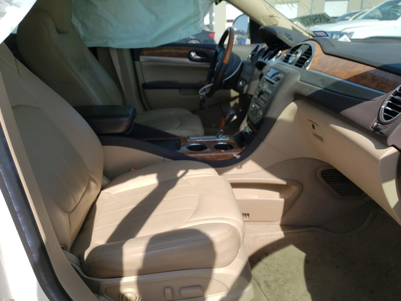 Photo 5 from auction – 2011 BUICK ENCLAVE CX with VIN 5GAKRBED6BJ413495