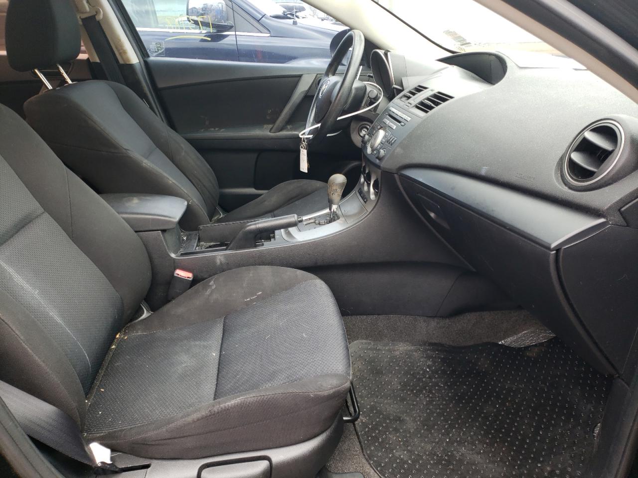 Photo 5 from auction – 2010 MAZDA 3 I with VIN JM1BL1SF8A1265204