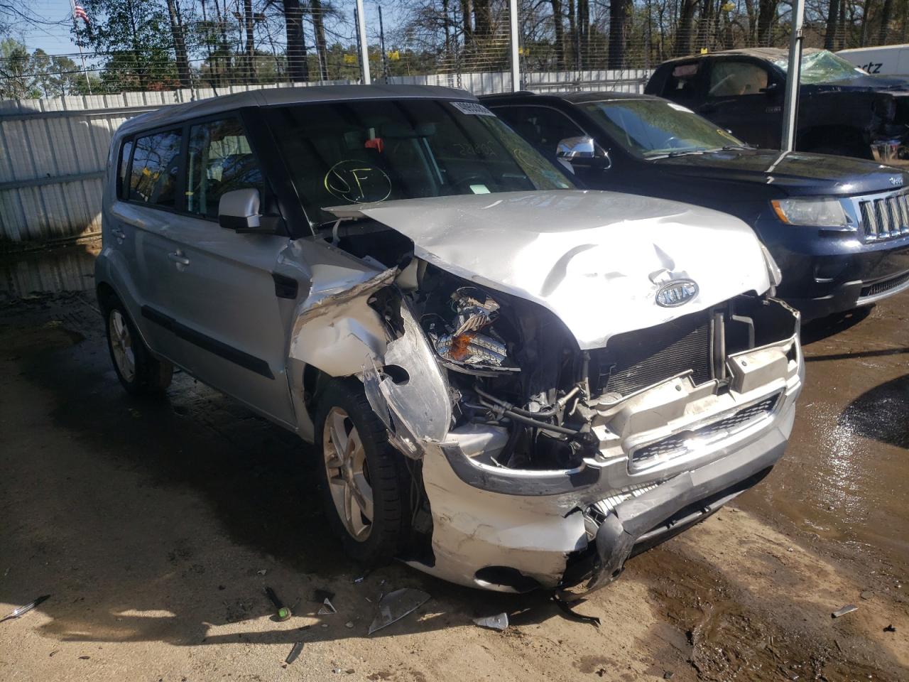 KIA SOUL 2011 with VIN KNDJT2A2XB7271732 - Photo from auction