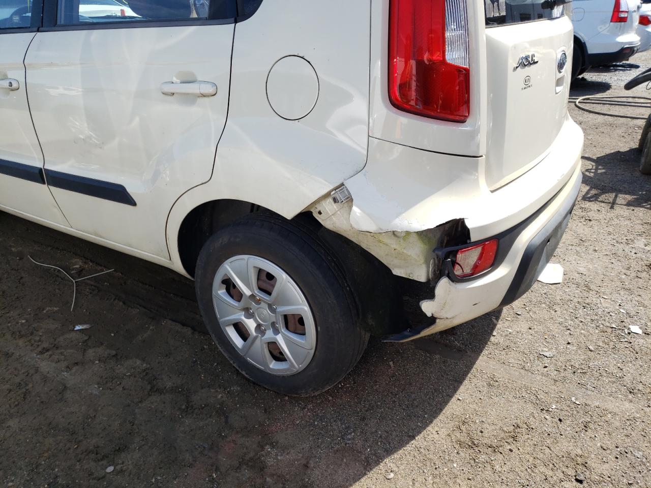 Photo 9 from auction – 2012 KIA SOUL with VIN KNDJT2A58C7353910