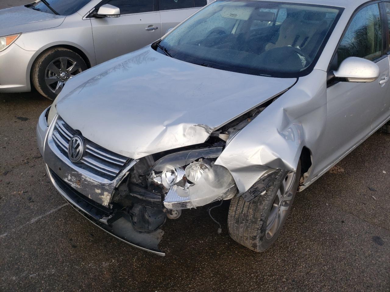 Photo 9 from auction – 2006 VOLKSWAGEN JETTA 2.5 with VIN 3VWSF71K06M846325