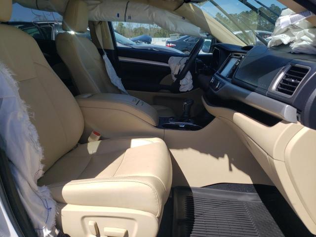 Photo 5 from auction – 2018 TOYOTA HIGHLANDER with VIN 5TDKZRFH9JS547976