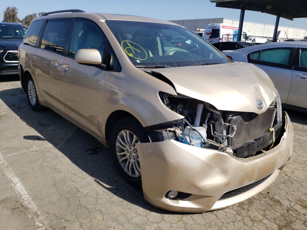 TOYOTA SIENNA XLE 2011 with VIN 5TDYK3DC5BS078048 - Photo from auction