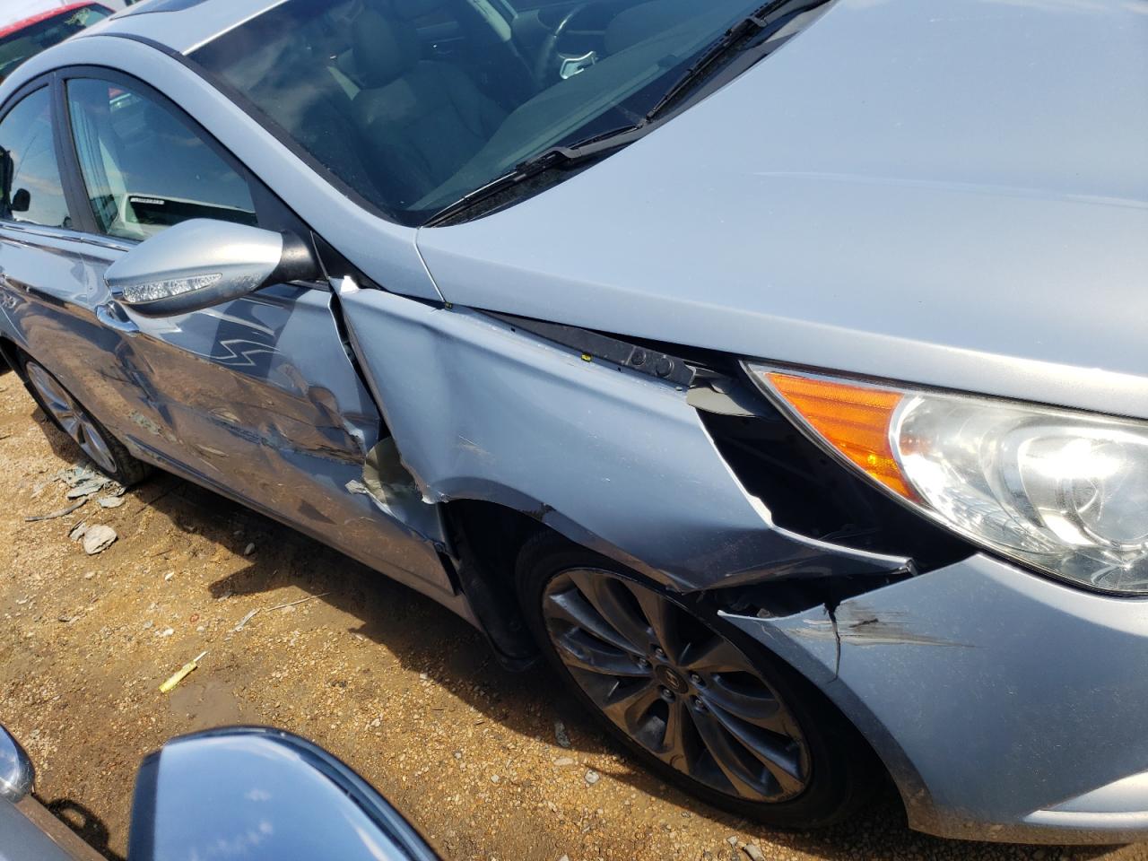 Photo 9 from auction – 2011 HYUNDAI SONATA SE with VIN 5NPEC4AB4BH206139
