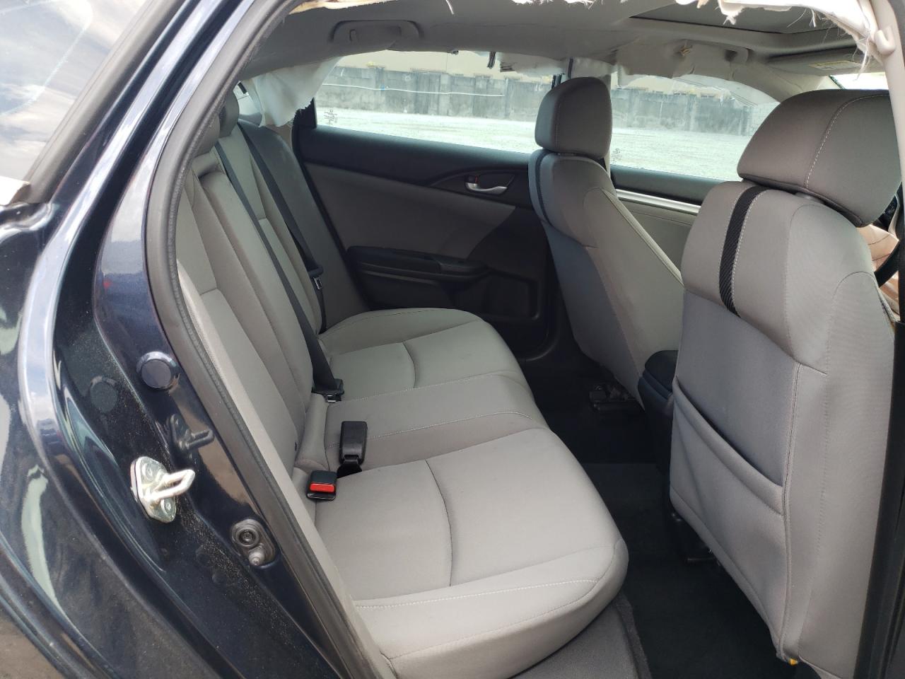 Photo 6 from auction – 2018 HONDA CIVIC EX with VIN 19XFC2F79JE016353