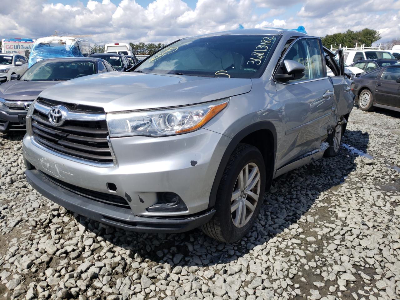 Zdjęcie 2 z aukcji – 2016 TOYOTA HIGHLANDER z VIN 5TDBKRFH6GS300590