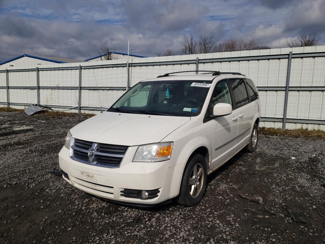 Фото 2 с аукциона – 2010 DODGE GRAND CARA с VIN 2D4RN5D17AR263878