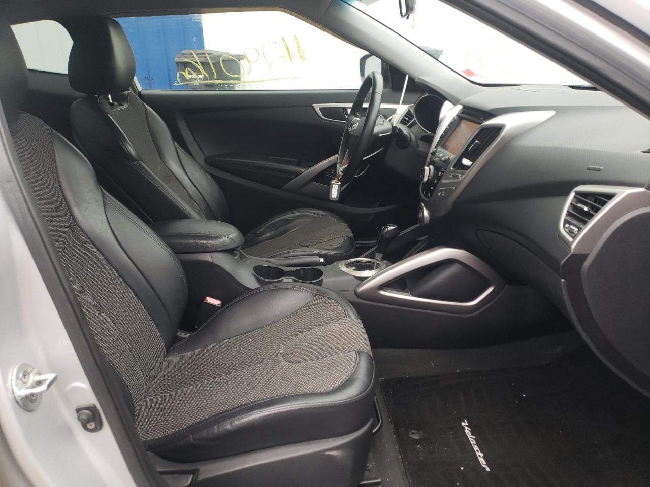 Photo 5 from auction – 2012 HYUNDAI VELOSTER with VIN KMHTC6AD1CU035549
