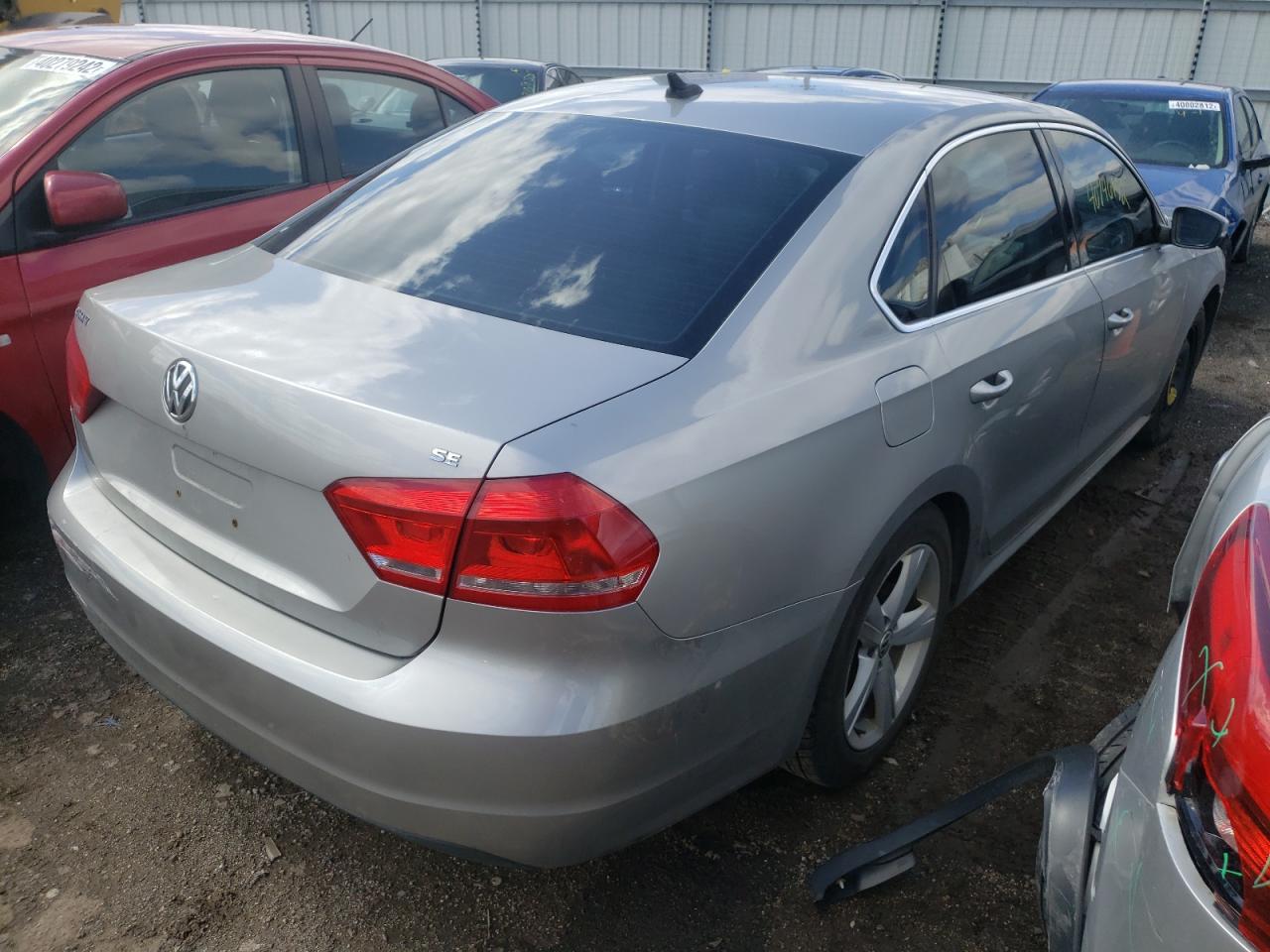 Photo 4 from auction – 2012 VOLKSWAGEN PASSAT SE with VIN 1VWBP7A36CC104935