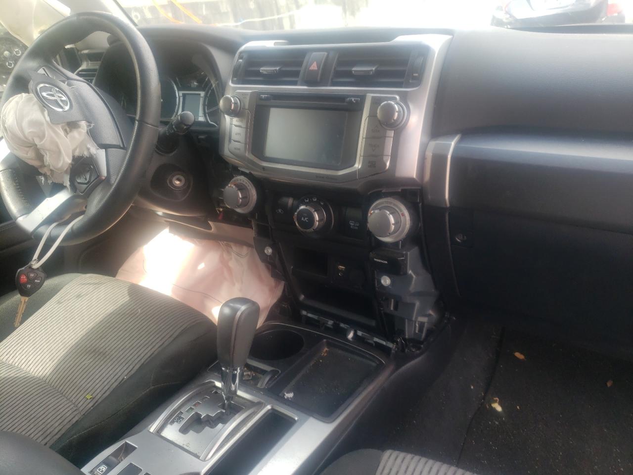 Photo 9 from auction – 2018 TOYOTA 4RUNNER SR with VIN JTEZU5JR3J5172982