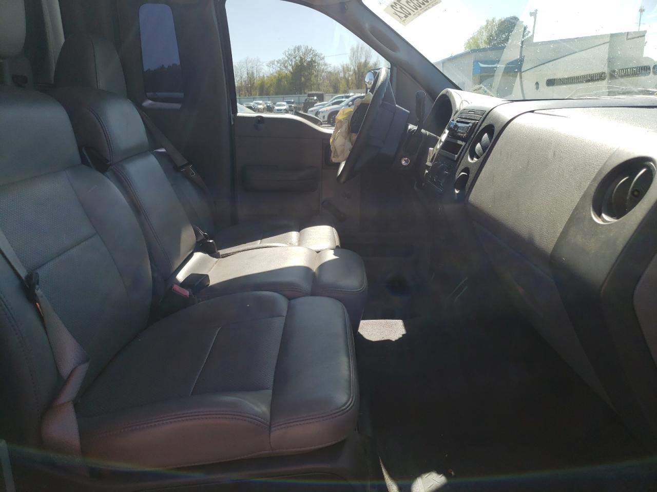 Photo 5 from auction – 2005 FORD F150 with VIN 1FTRF12W75NC05578