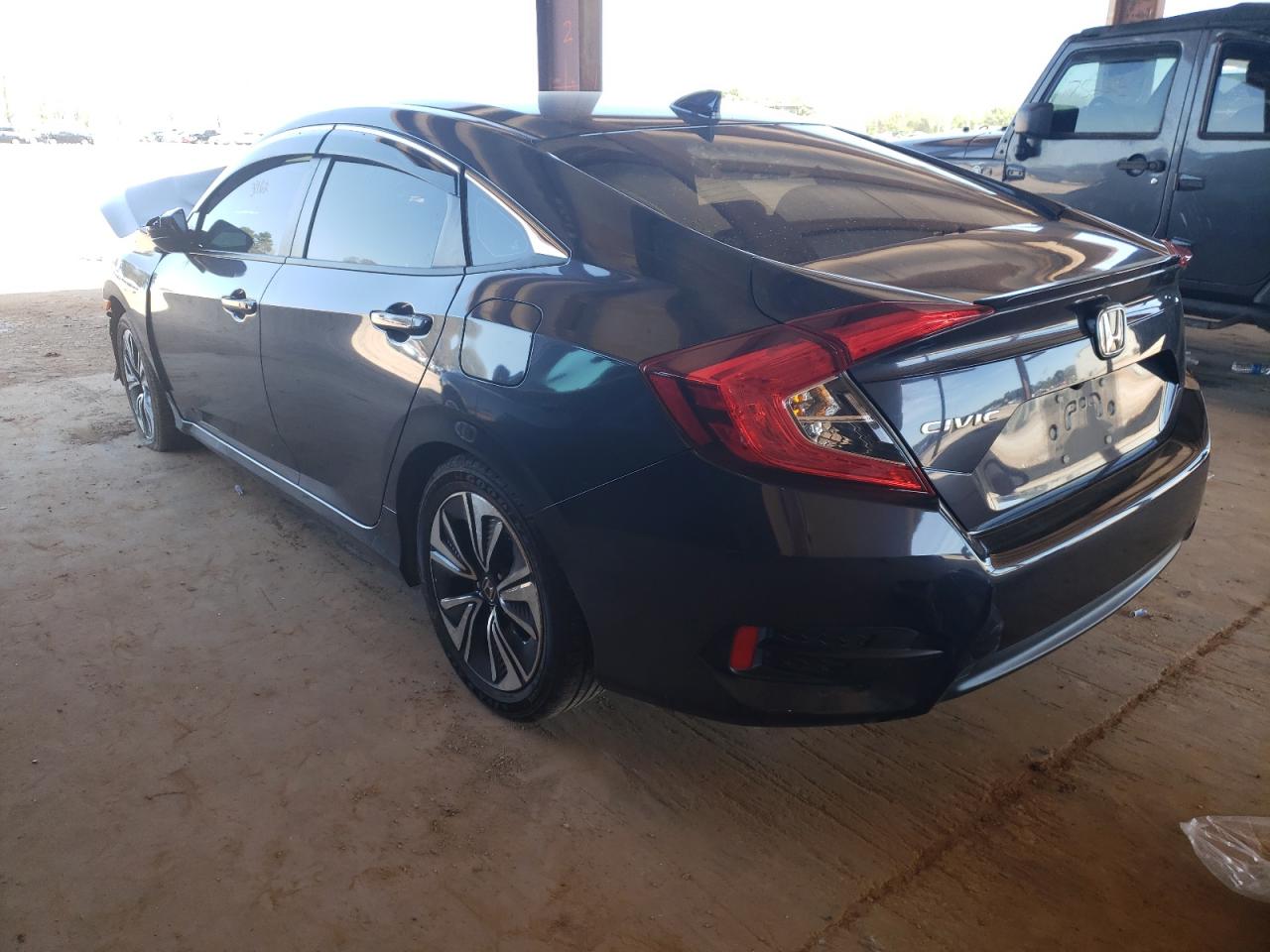 Photo 3 from auction – 2018 HONDA CIVIC EX with VIN JHMFC1F33JX038175