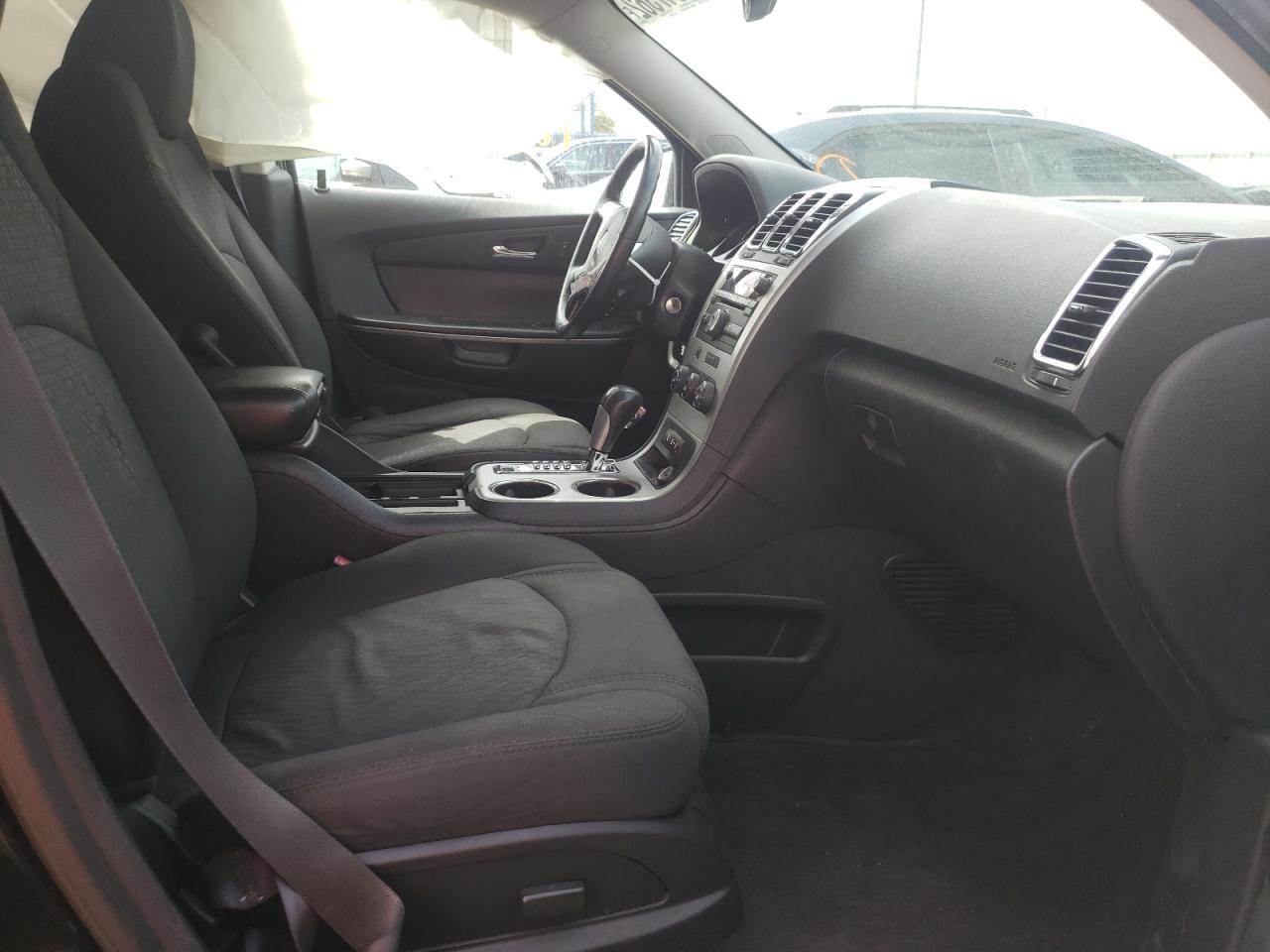 Photo 5 from auction – 2010 GMC ACADIA SLE with VIN 1GKLRLED0AJ119991