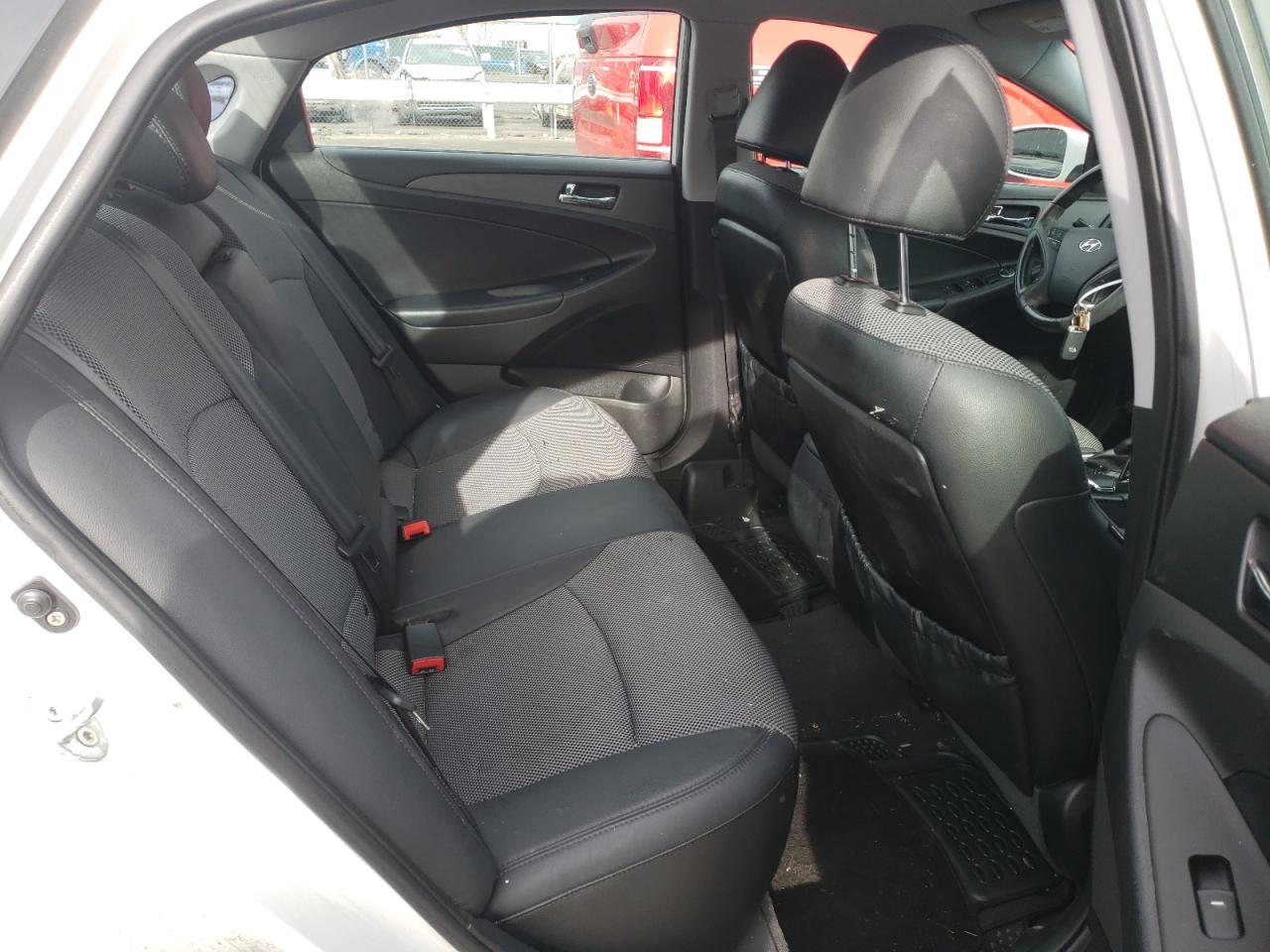 Photo 6 from auction – 2011 HYUNDAI SONATA SE with VIN 5NPEC4AC7BH014237