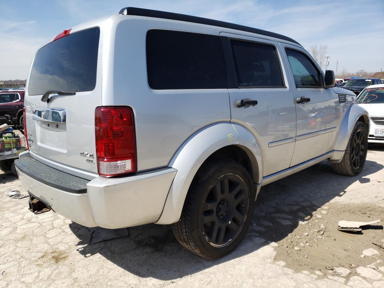 Photo 14 from auction – 2007 DODGE NITRO R/T with VIN 1D8GU58677W683994